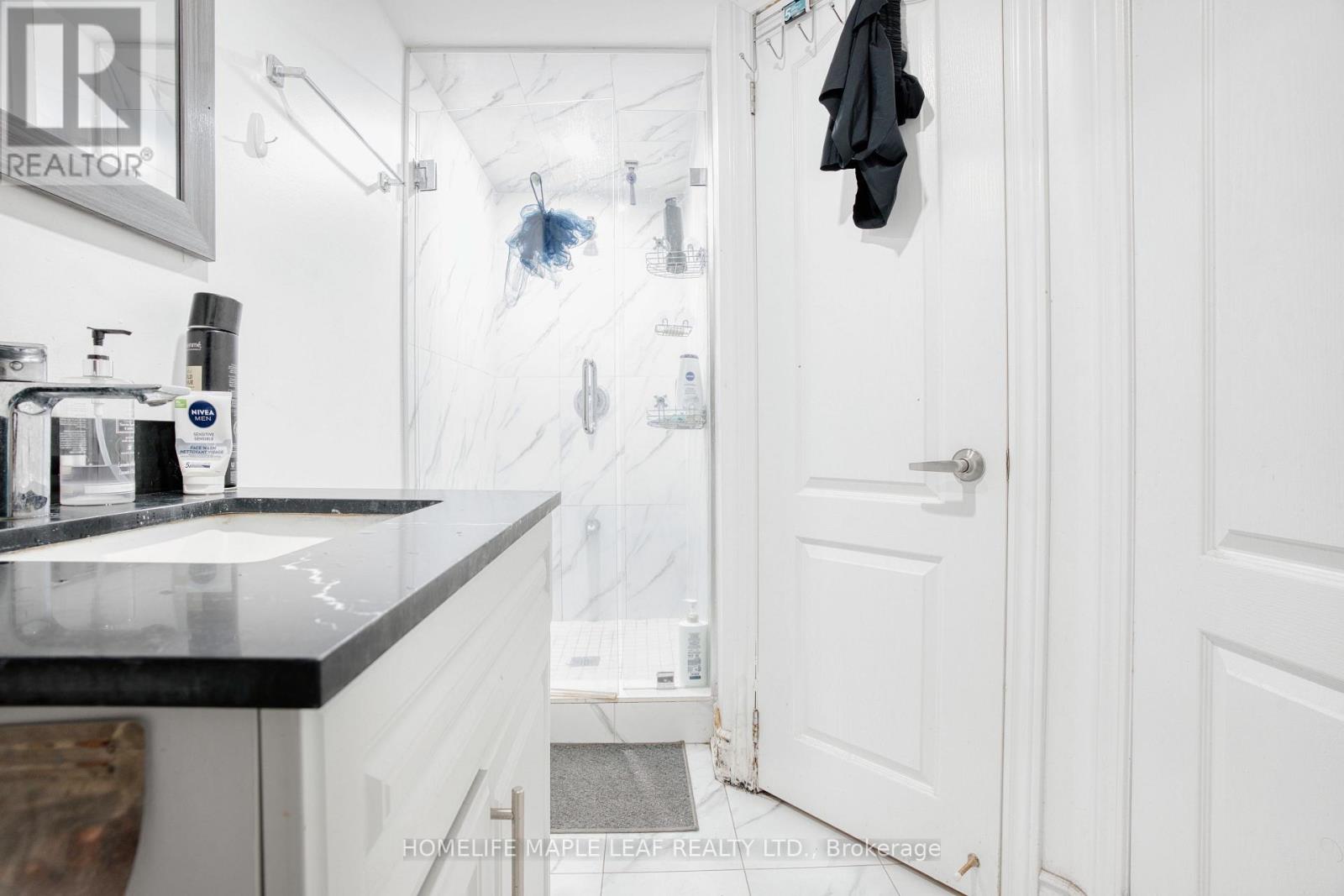 34 Lormel Gate, Brampton, Ontario  L7A 2K5 - Photo 14 - W12470433