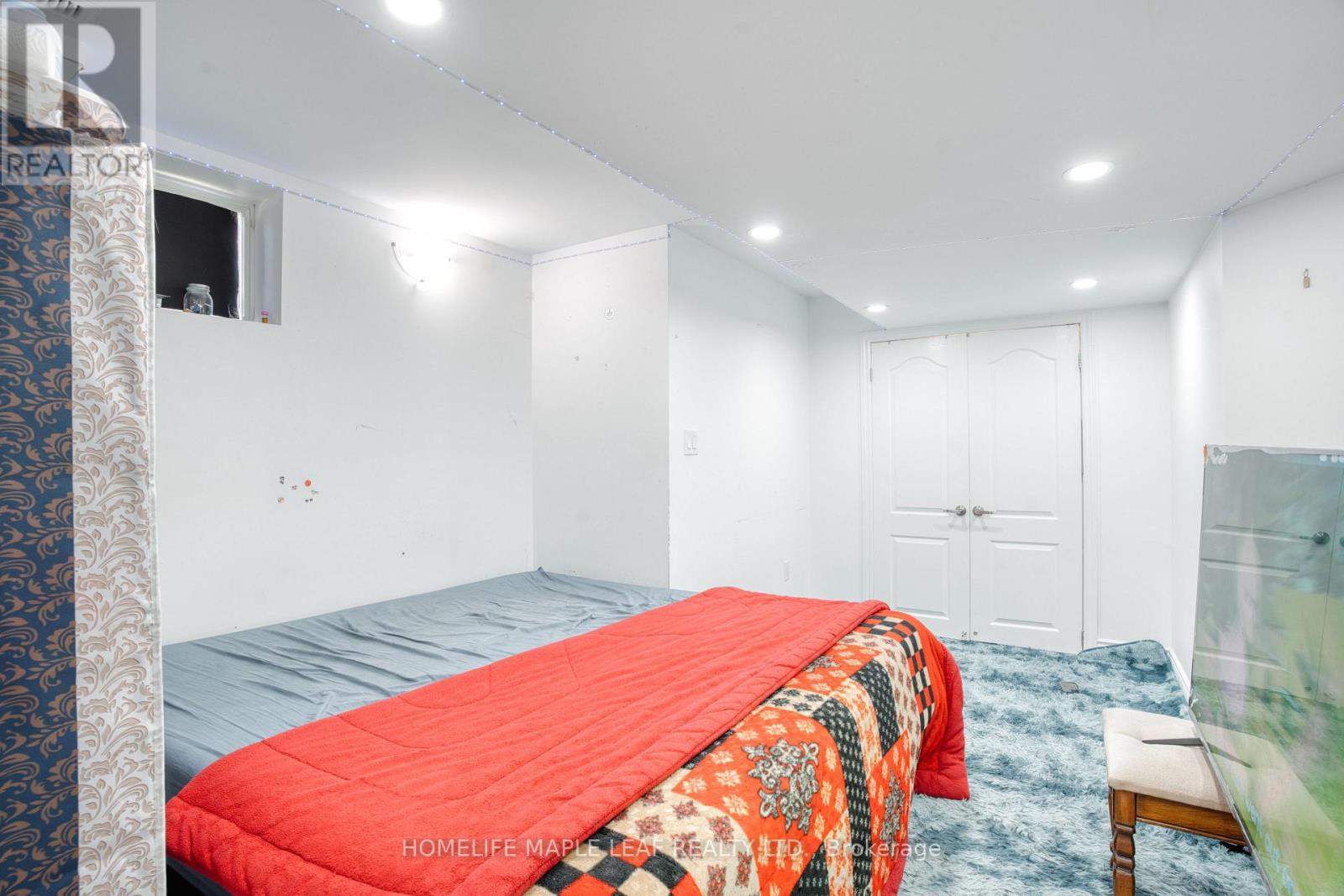 34 Lormel Gate, Brampton, Ontario  L7A 2K5 - Photo 6 - W12470433
