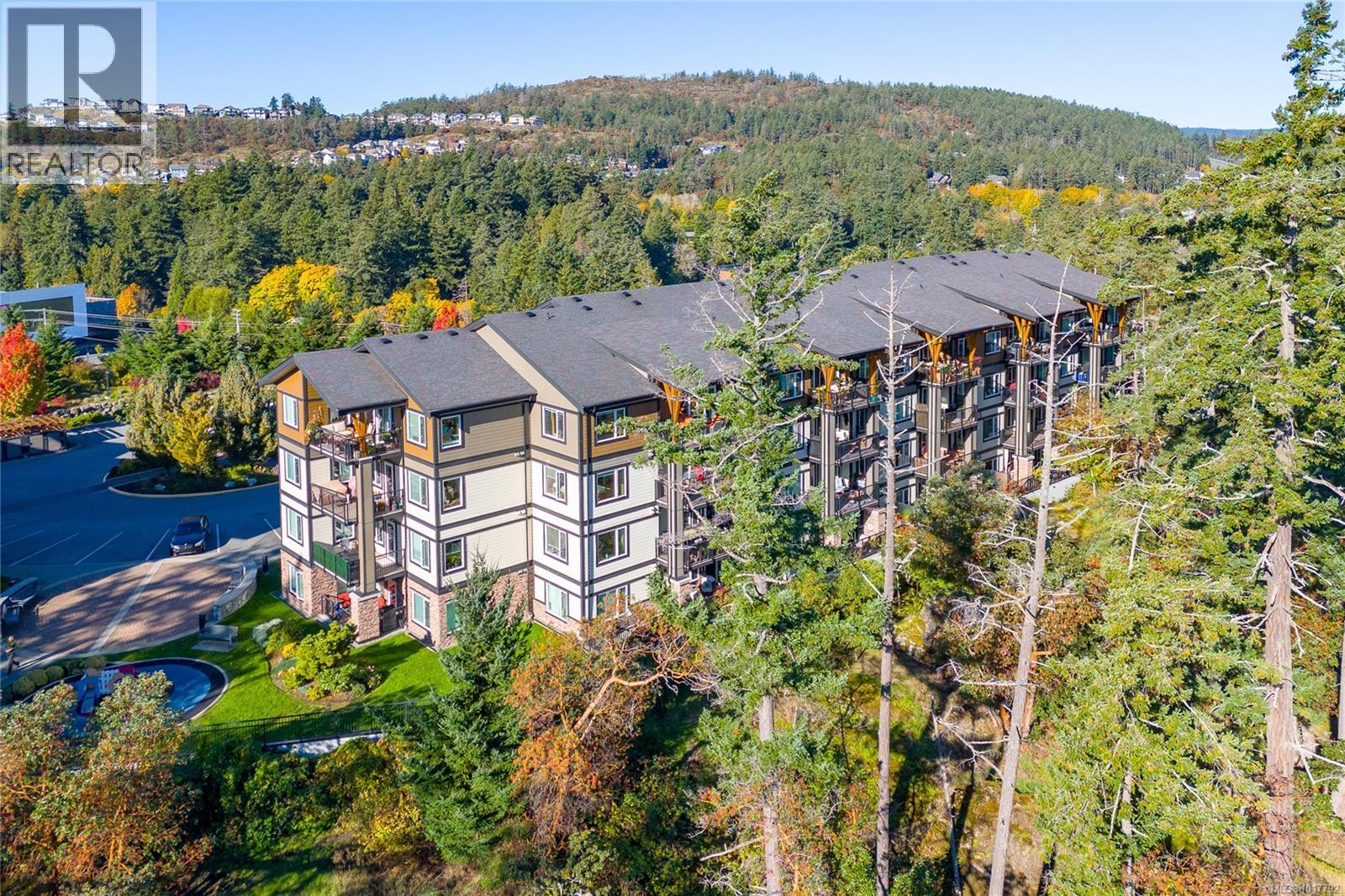 201 290 Wilfert Rd, View Royal, British Columbia  V9C 0H6 - Photo 2 - 1017792