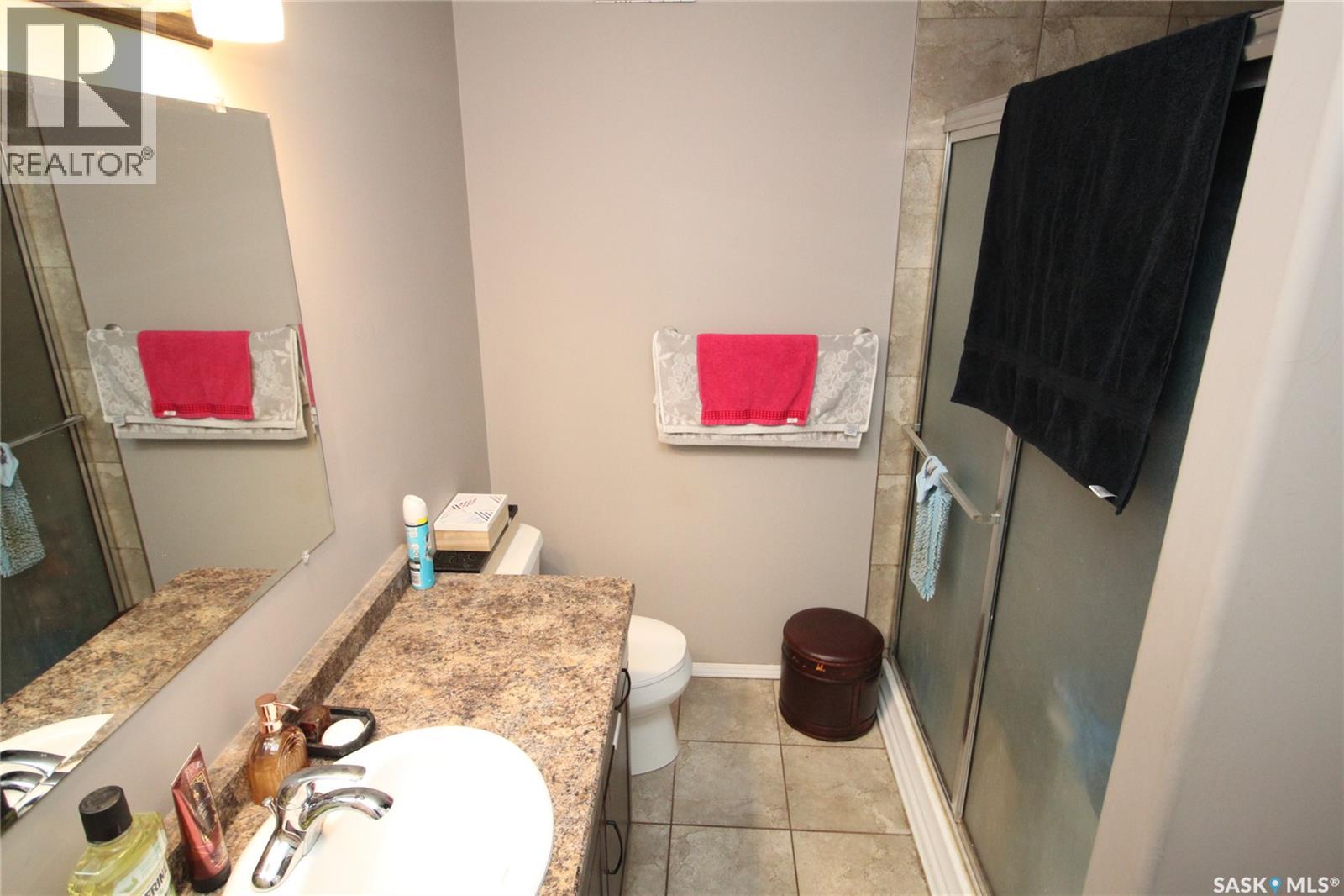 302 3rd Street, Dundurn, Saskatchewan  S0K 1K0 - Photo 5 - SK020774