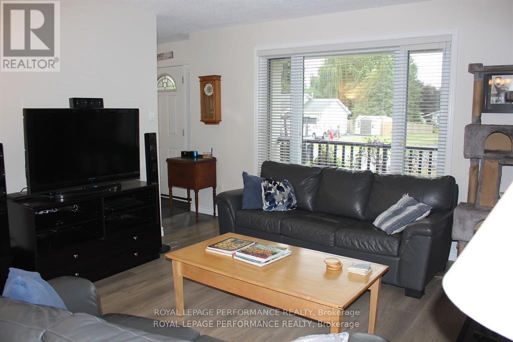 1809 Alguire Street, Cornwall, Ontario  K6J 5E7 - Photo 17 - X12470458