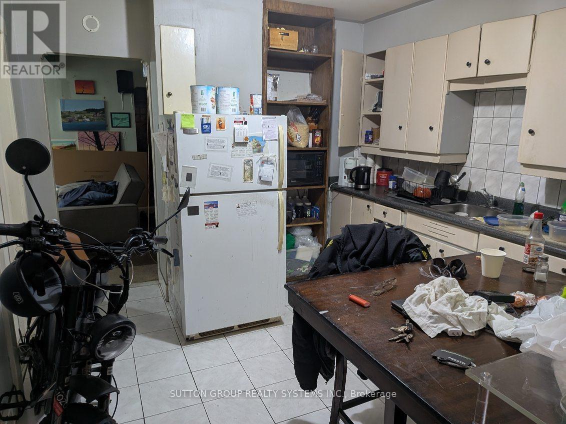 58 Newport Avenue N, Toronto, Ontario  M1L 1J1 - Photo 4 - E12470460