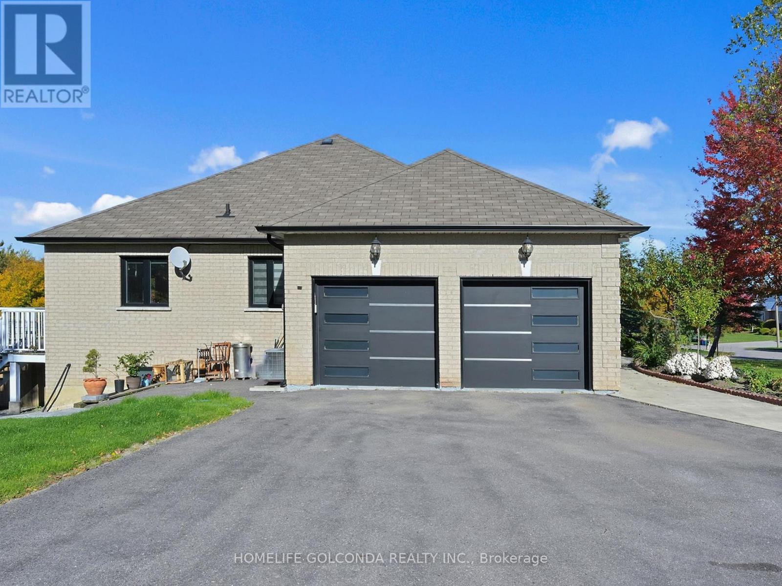 4 Deer Ridge Road, Uxbridge, Ontario  L0C 1A0 - Photo 3 - N12470473