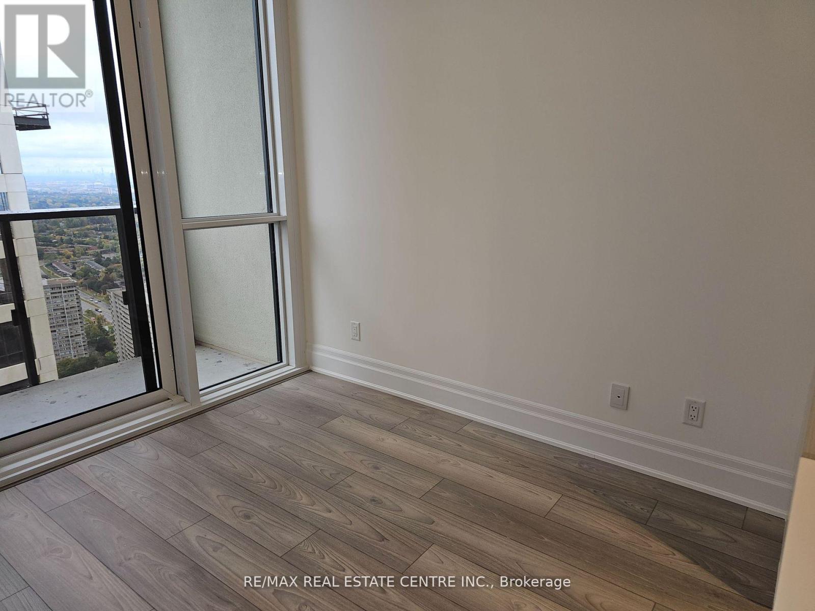 3703 - 36 Elm Drive, Mississauga, Ontario  L5B 1L9 - Photo 13 - W12470471