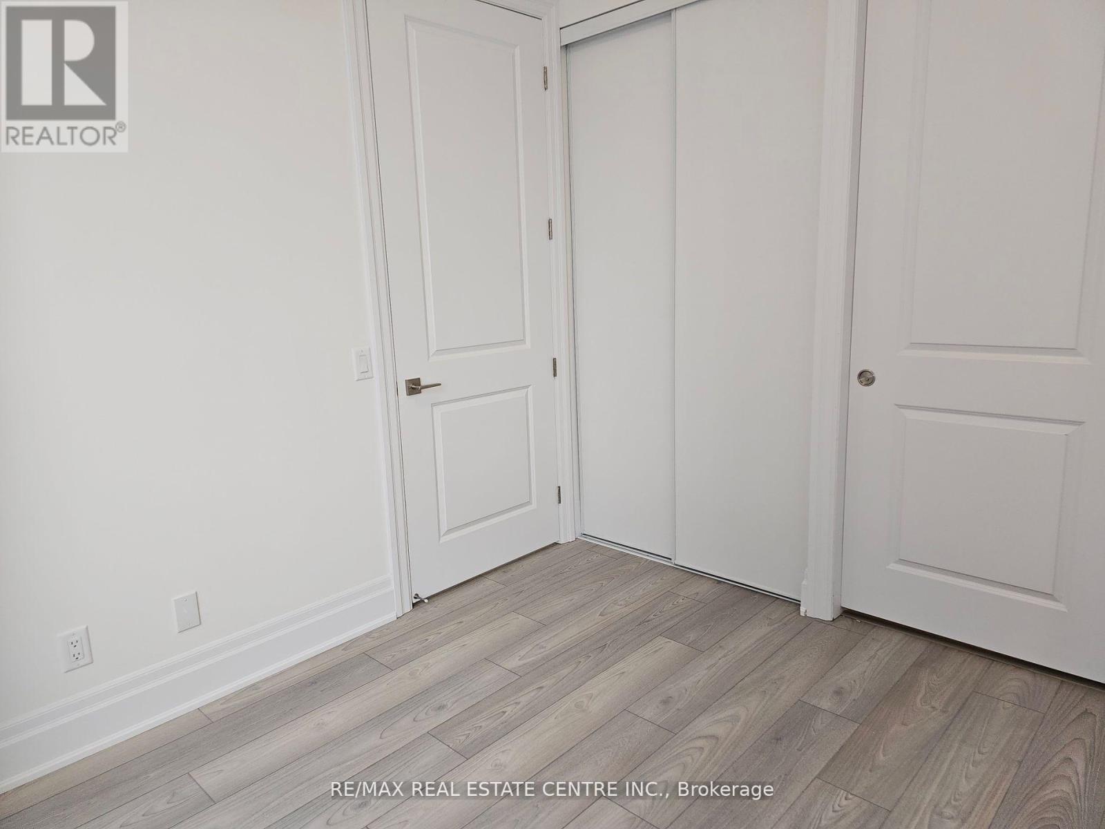 3703 - 36 Elm Drive, Mississauga, Ontario  L5B 1L9 - Photo 16 - W12470471