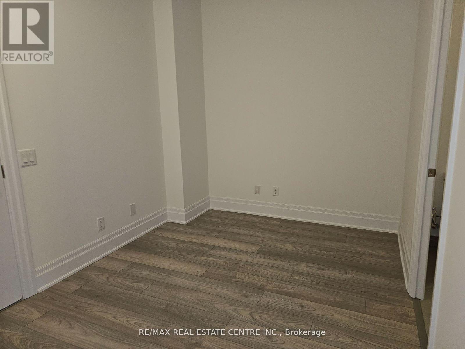 3703 - 36 Elm Drive, Mississauga, Ontario  L5B 1L9 - Photo 17 - W12470471