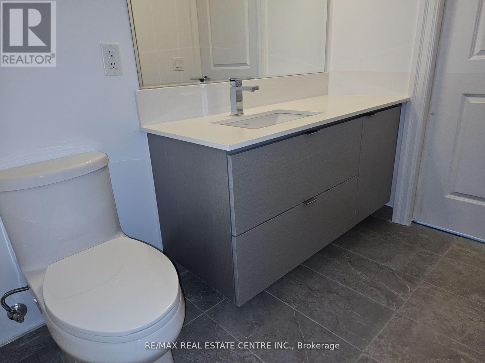 3703 - 36 Elm Drive, Mississauga, Ontario  L5B 1L9 - Photo 18 - W12470471