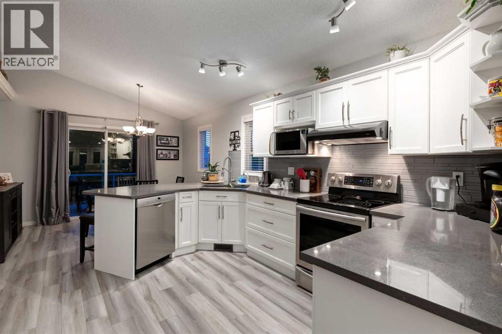 138 West Creek Springs, Chestermere, Alberta  T1X 1N8 - Photo 11 - A2264617