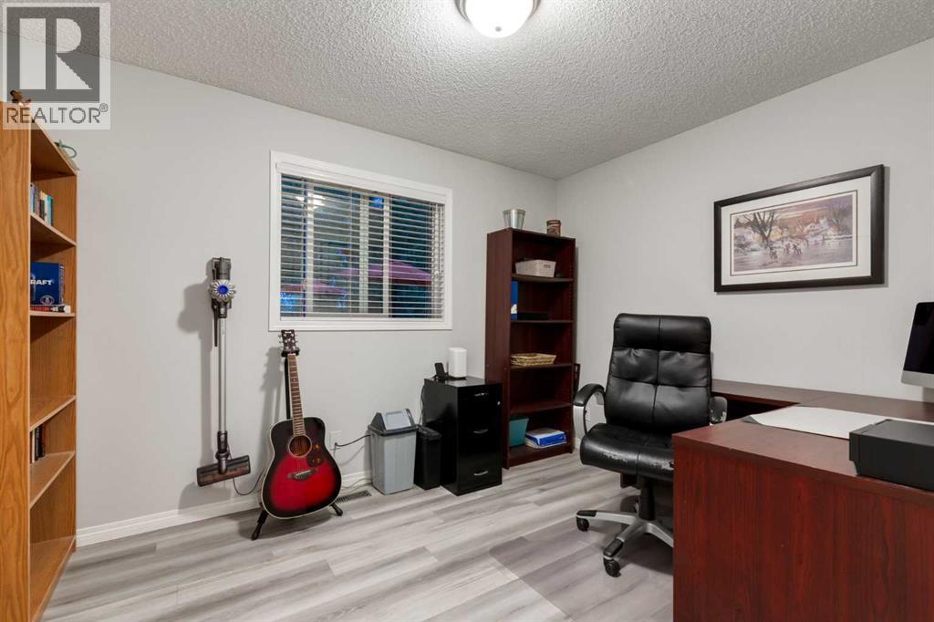 138 West Creek Springs, Chestermere, Alberta  T1X 1N8 - Photo 18 - A2264617