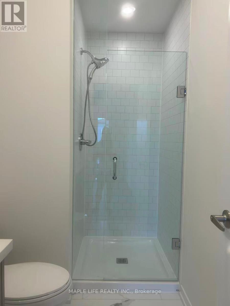 182 Matawin Lane, Richmond Hill, Ontario  L4B 3X9 - Photo 10 - N12470478