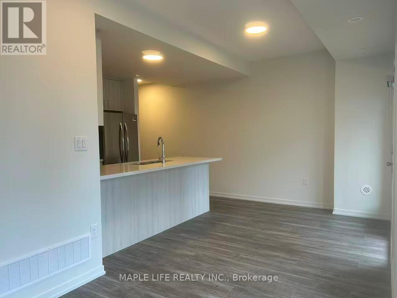 182 Matawin Lane, Richmond Hill, Ontario  L4B 3X9 - Photo 4 - N12470478