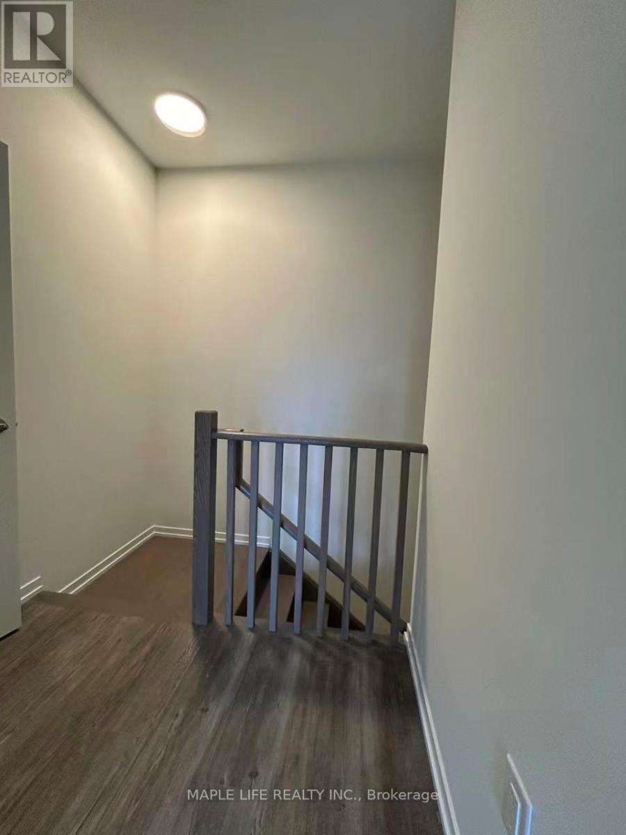 182 Matawin Lane, Richmond Hill, Ontario  L4B 3X9 - Photo 7 - N12470478