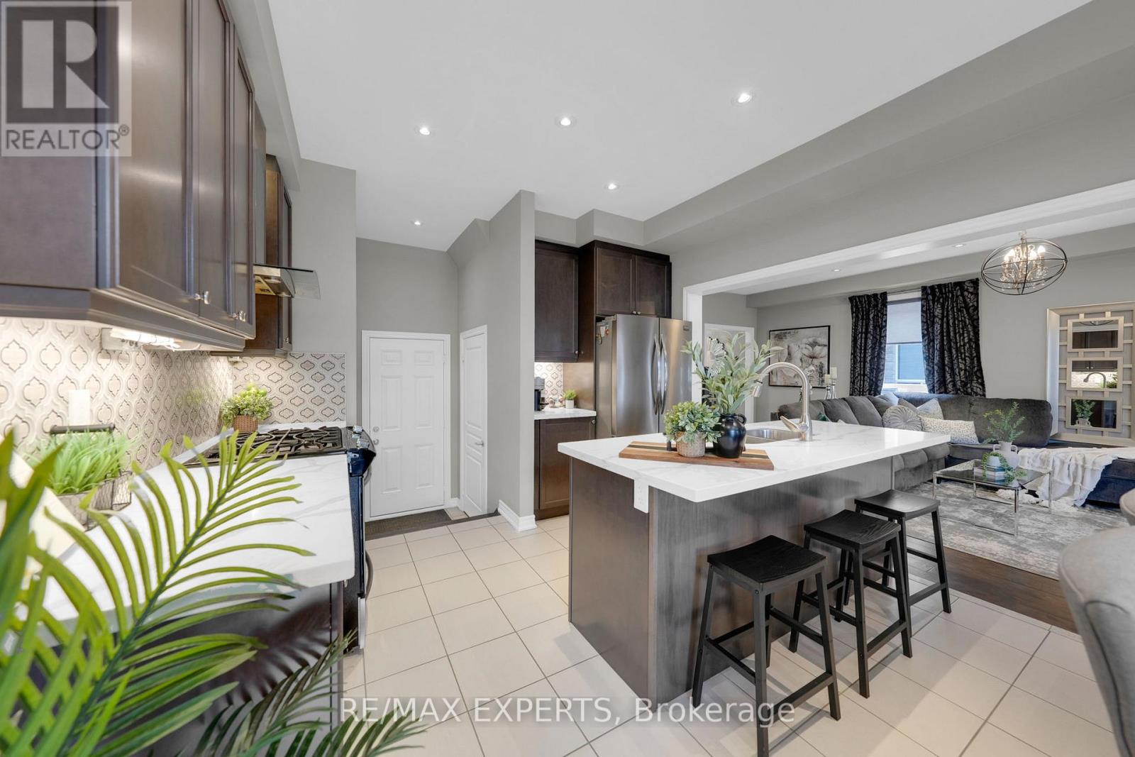 68 Sydie Lane, New Tecumseth, Ontario  L0G 1W0 - Photo 11 - N12470487