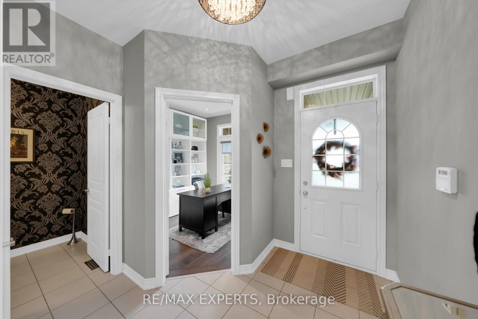 68 Sydie Lane, New Tecumseth, Ontario  L0G 1W0 - Photo 5 - N12470487