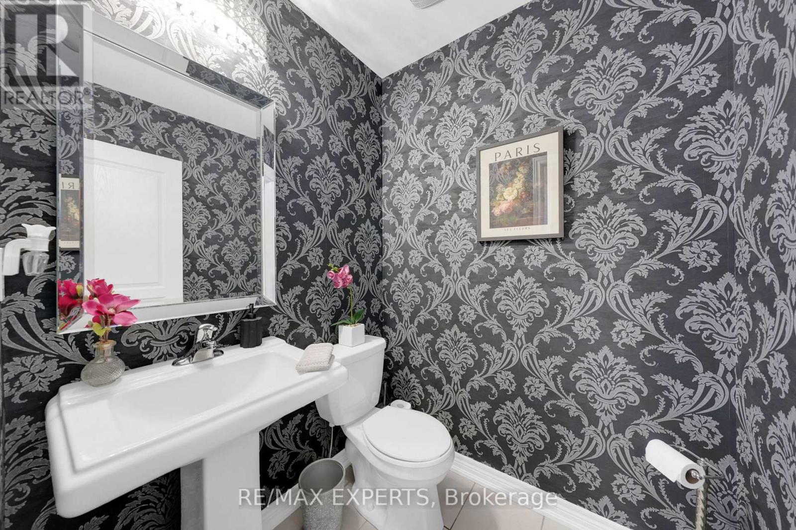 68 Sydie Lane, New Tecumseth, Ontario  L0G 1W0 - Photo 7 - N12470487