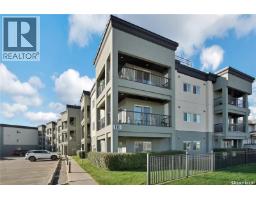 119 110 Hampton CIRCLE Hampton Village