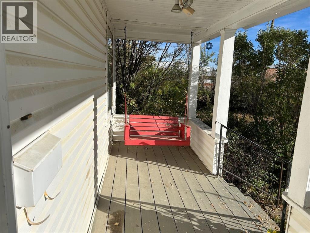 Property at 210 5 Street image 5