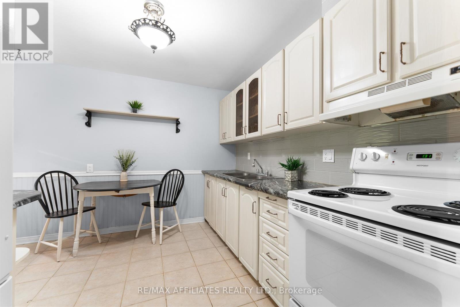 2 Tedwyn Drive, Ottawa, Ontario  K2J 1T8 - Photo 16 - X12470496