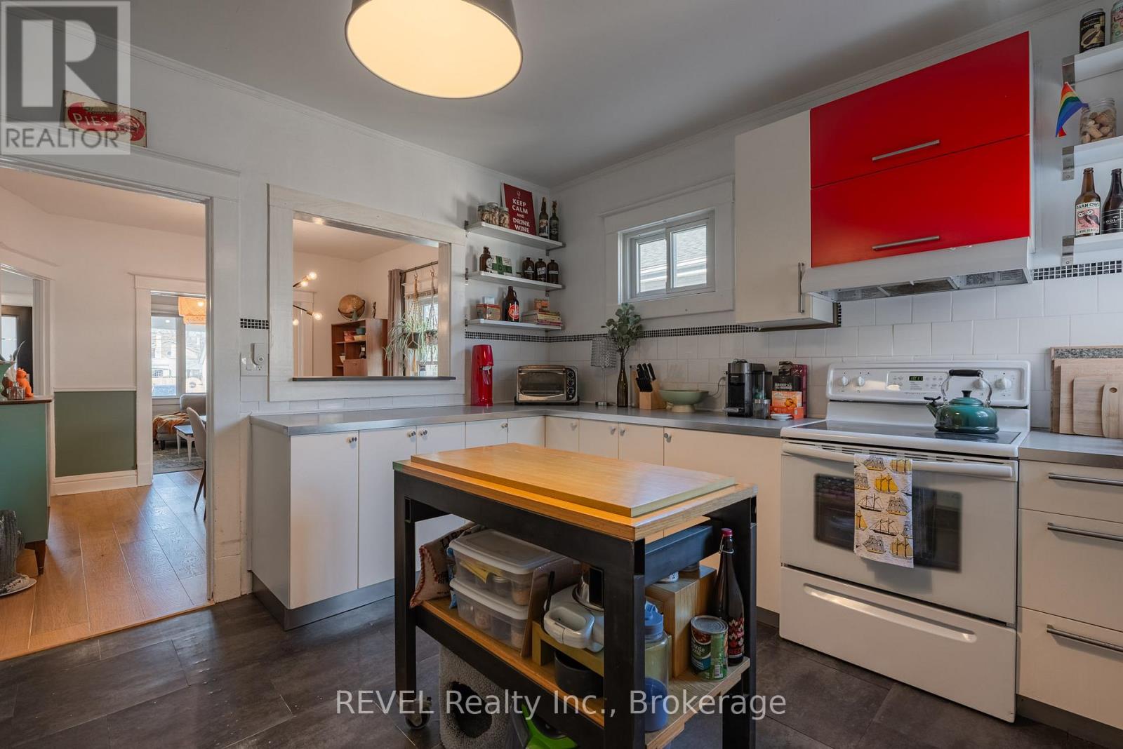 48 1/2 Wellington Street, St. Catharines (Downtown), Ontario  L2R 5R1 - Photo 10 - X12470493