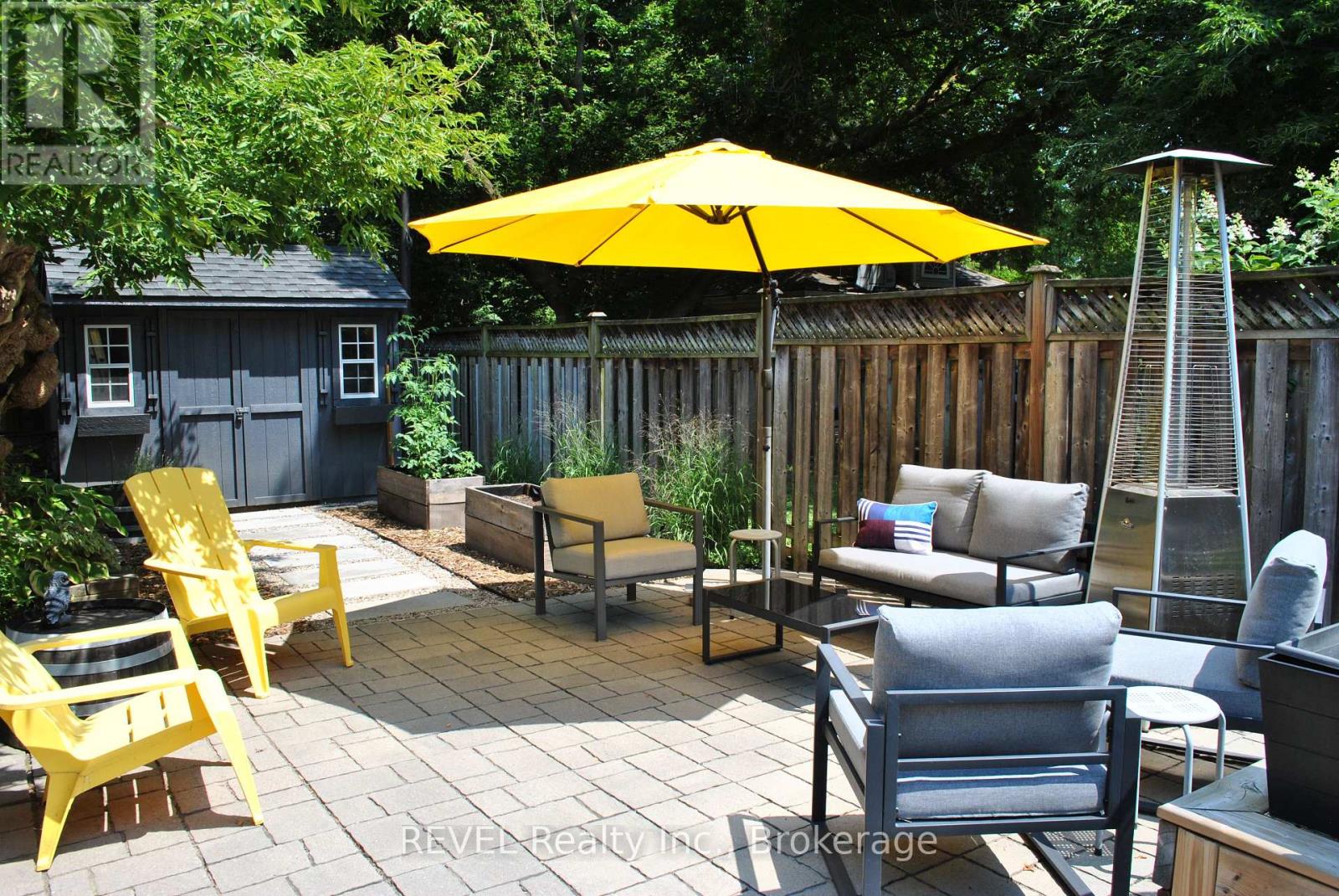 48 1/2 Wellington Street, St. Catharines (Downtown), Ontario  L2R 5R1 - Photo 18 - X12470493