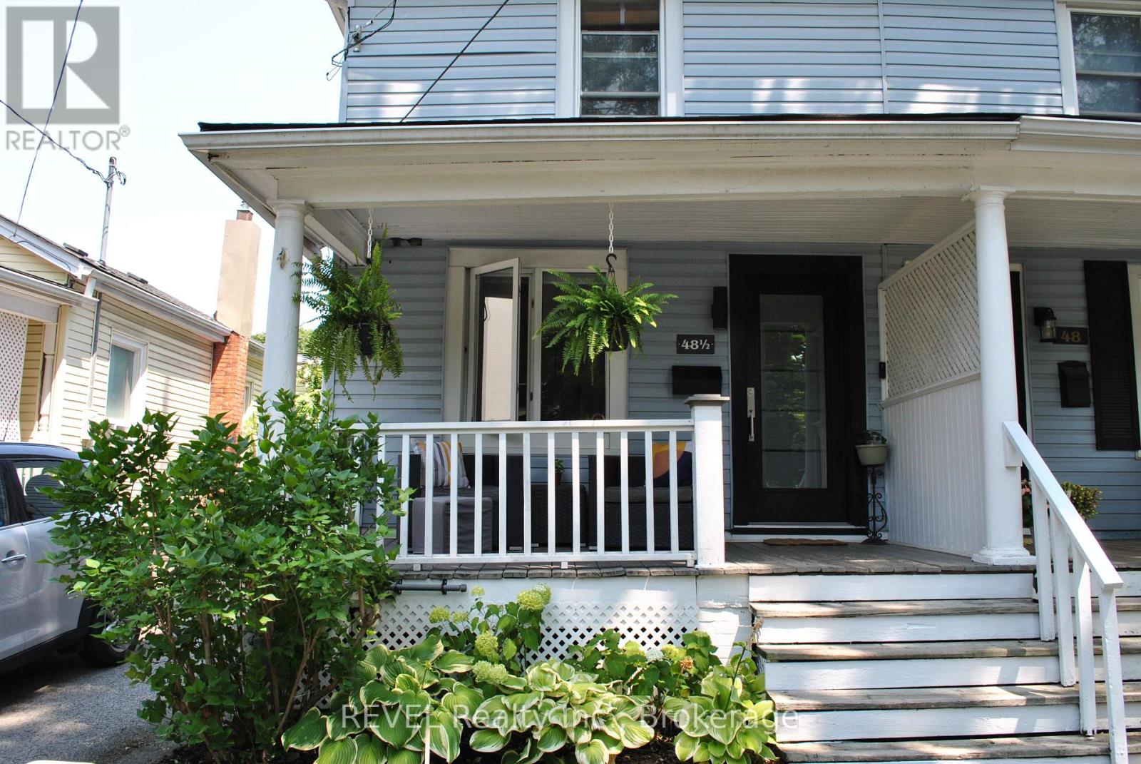 48 1/2 Wellington Street, St. Catharines, Ontario  L2R 5R1 - Photo 2 - X12470493