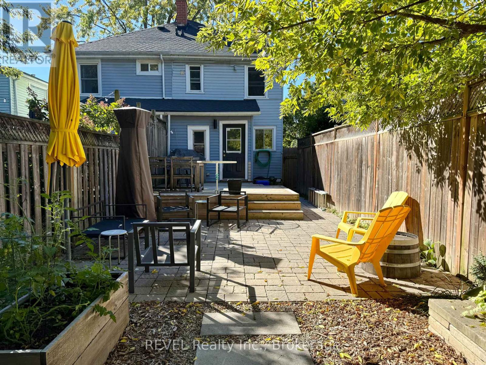 48 1/2 Wellington Street, St. Catharines (Downtown), Ontario  L2R 5R1 - Photo 20 - X12470493