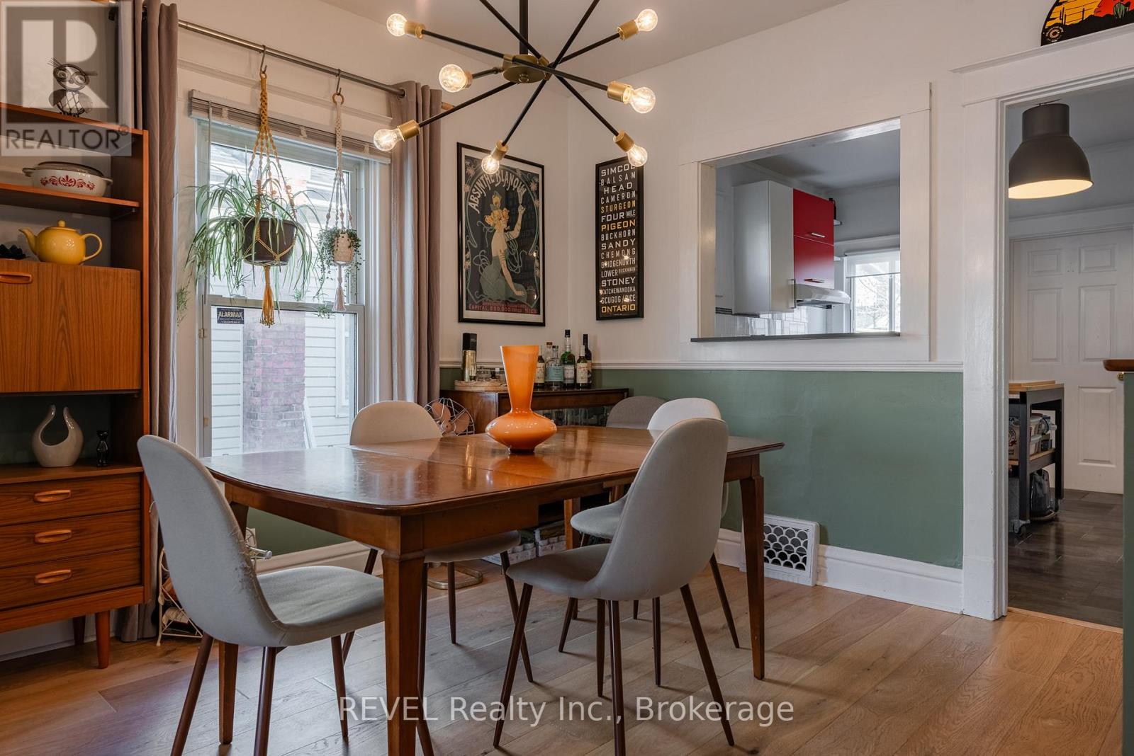 48 1/2 Wellington Street, St. Catharines, Ontario  L2R 5R1 - Photo 8 - X12470493