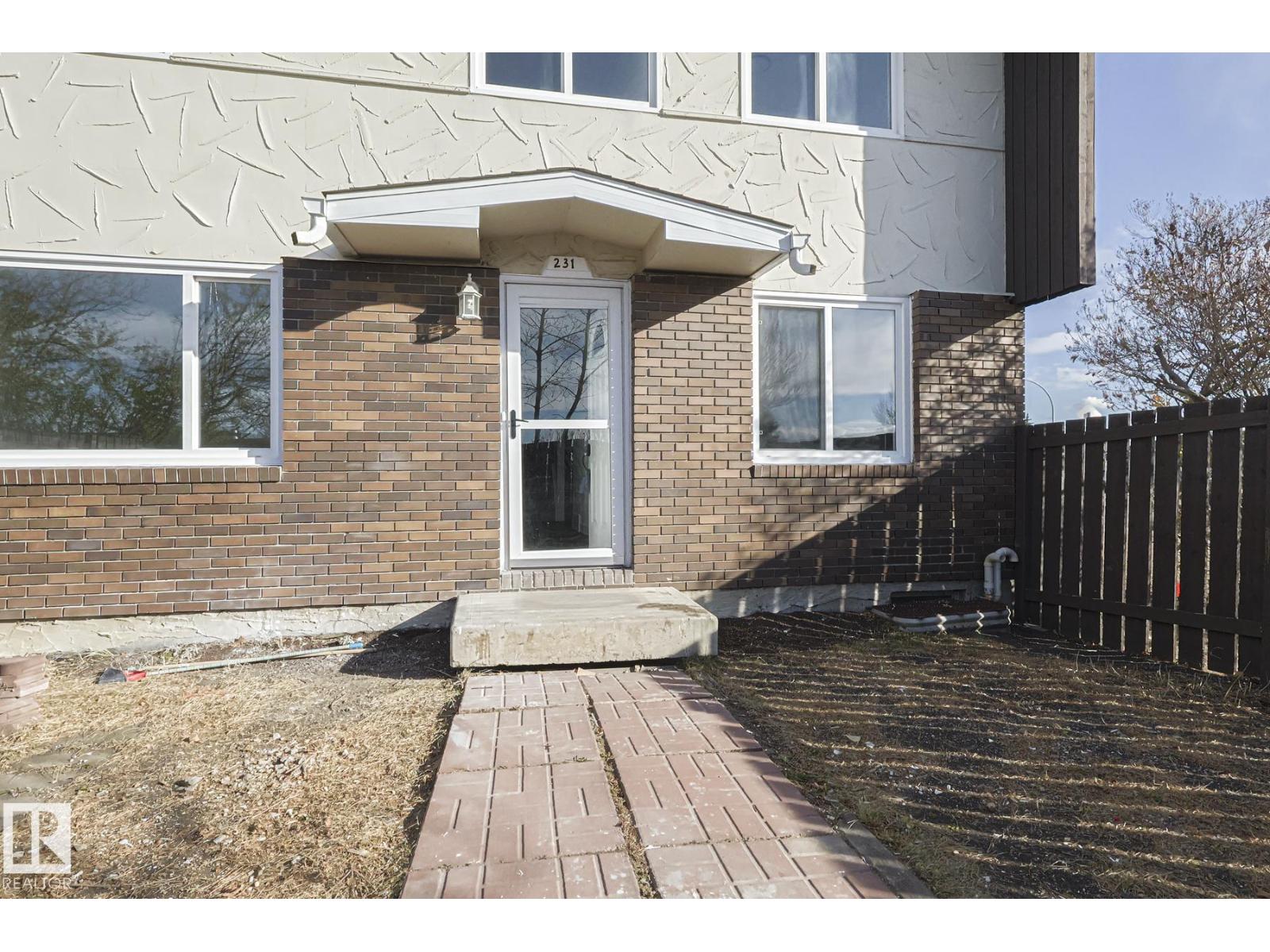 231 Roseland Vg Nw, Edmonton, Alberta  T5E 5R6 - Photo 2 - E4462714