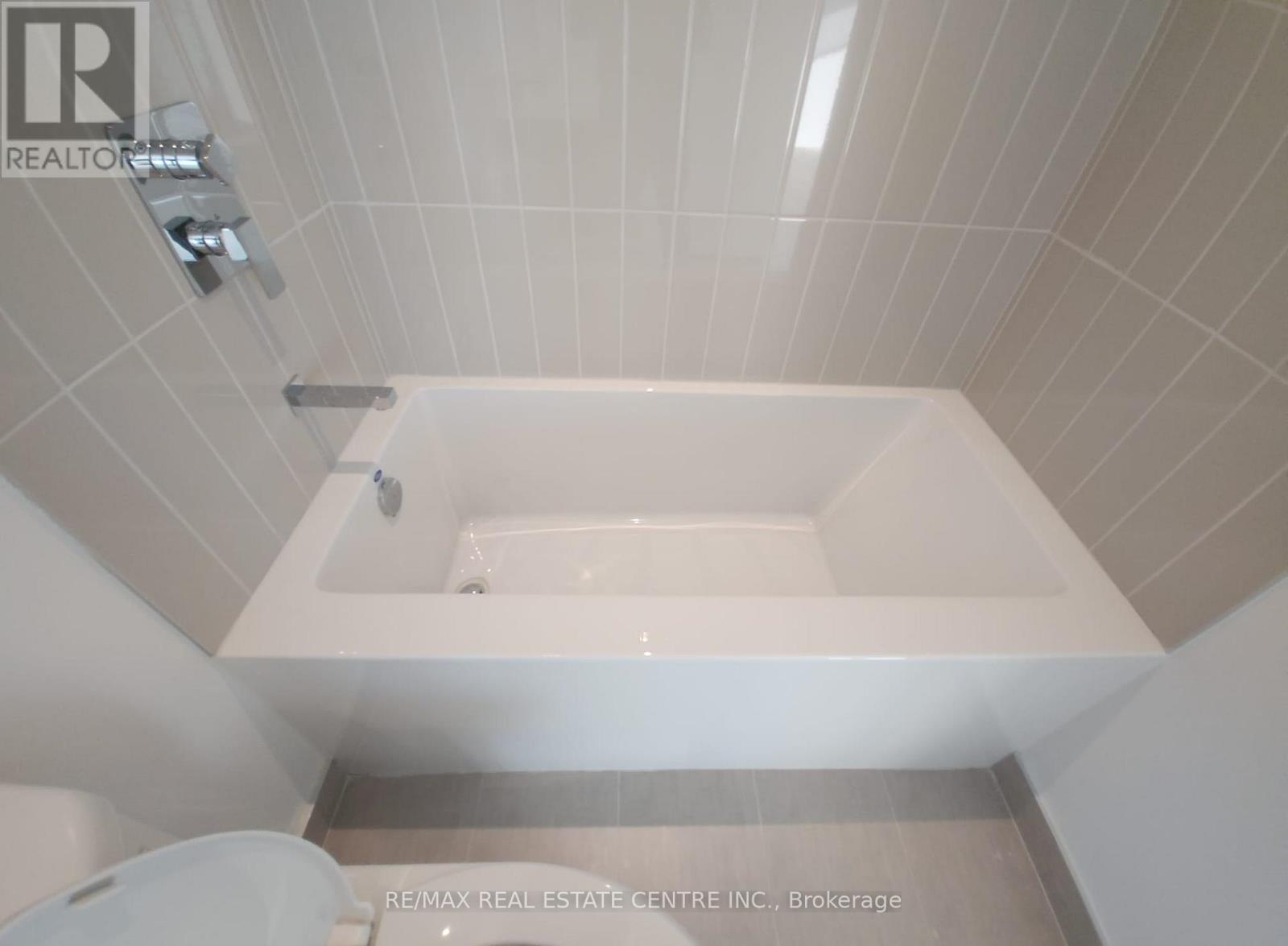 4601 - 3883 Quartz Drive, Mississauga, Ontario  L5B 0M4 - Photo 19 - W12467178