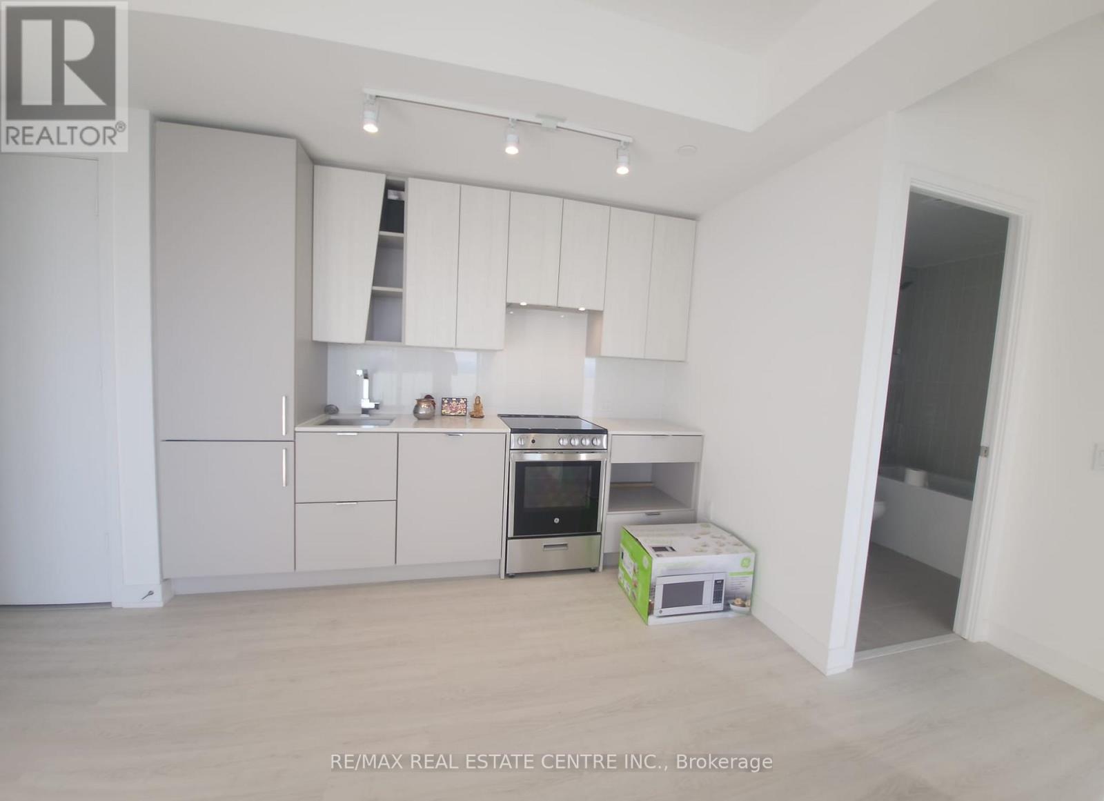 4601 - 3883 Quartz Drive, Mississauga, Ontario  L5B 0M4 - Photo 21 - W12467178