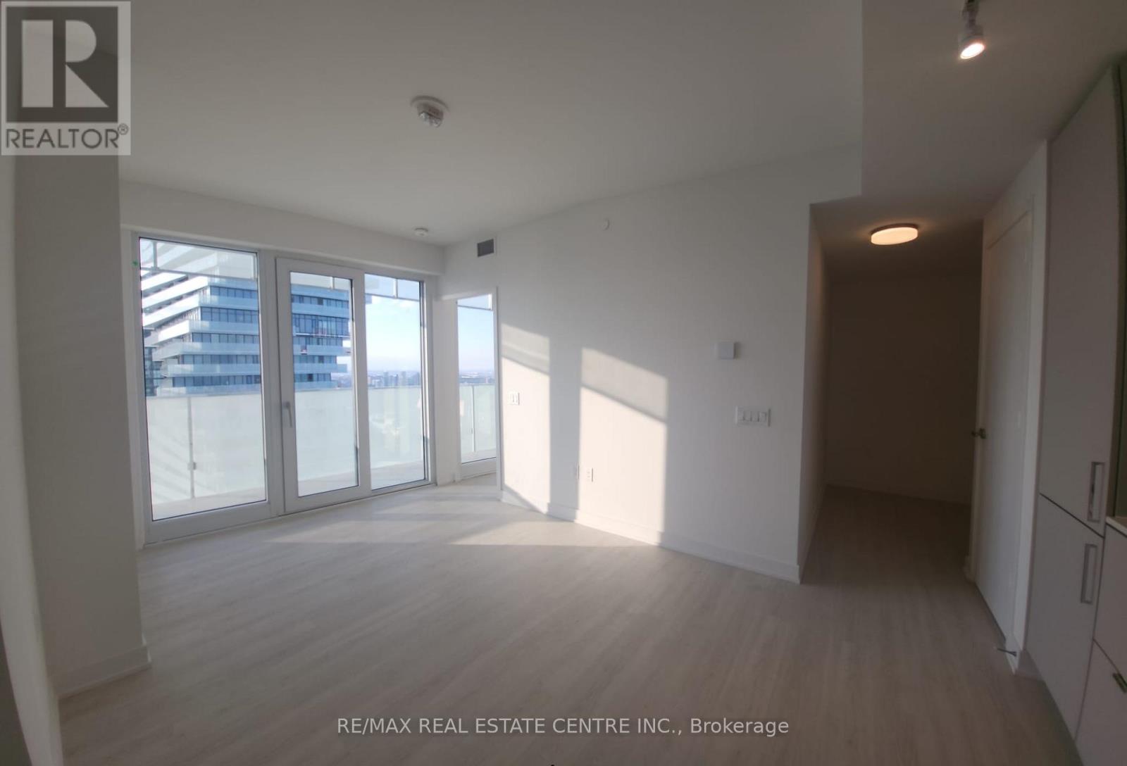 4601 - 3883 Quartz Drive, Mississauga, Ontario  L5B 0M4 - Photo 7 - W12467178