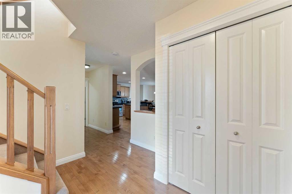 152 Covehaven Terrace Ne, Calgary, Alberta  T3K 0B2 - Photo 3 - A2260531