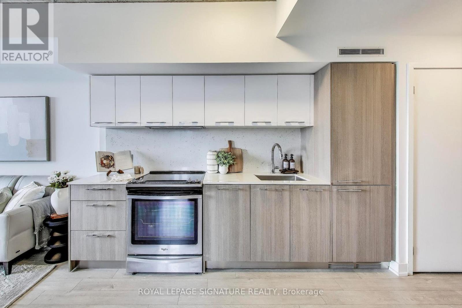 30 Baseball Place, Toronto, Ontario  M4M 0E8 - Photo 14 - E12470499