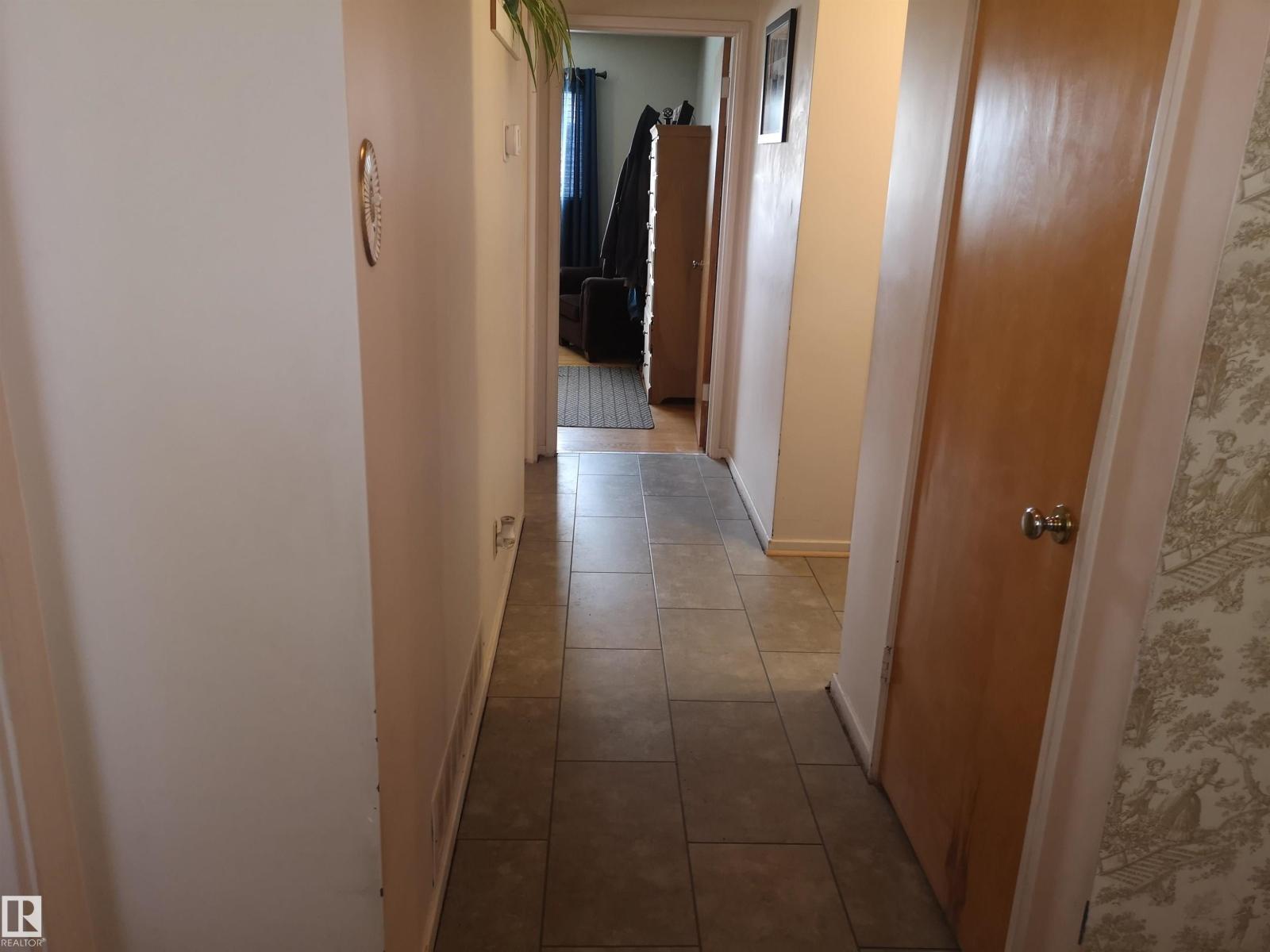 8032 70 Av Nw, Edmonton, Alberta  T6C 0A5 - Photo 20 - E4461068