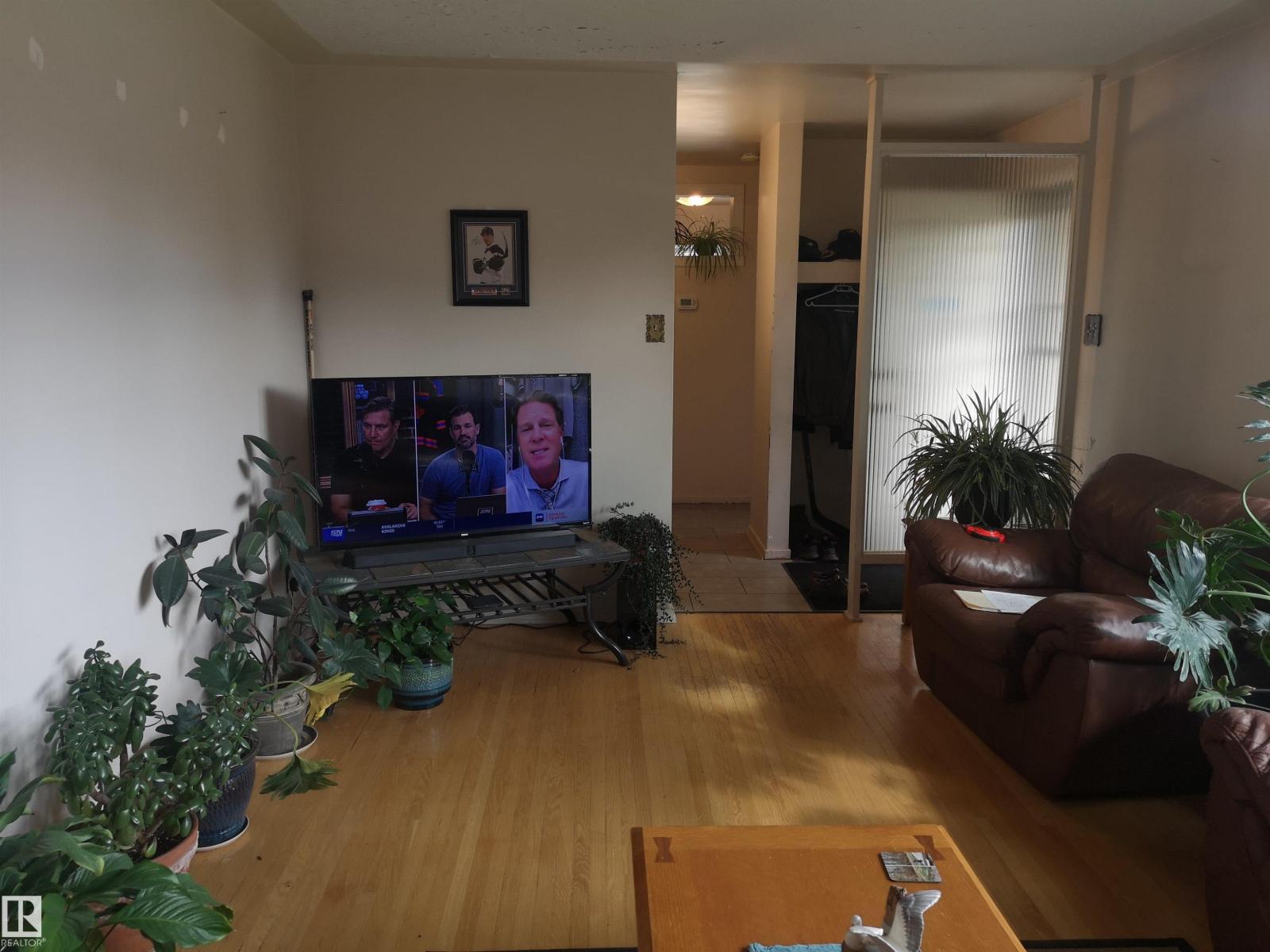 8032 70 Av Nw, Edmonton, Alberta  T6C 0A5 - Photo 8 - E4461068