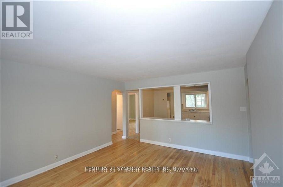 3 - 151 Holmwood Avenue, Ottawa, Ontario  K1S 2P2 - Photo 4 - X12470506