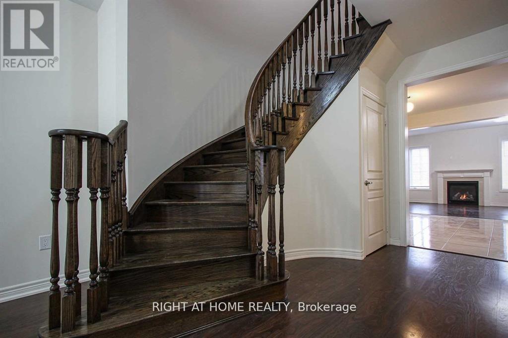 3471 Fourth Line, Oakville, Ontario  L6M 4K6 - Photo 11 - W12470498