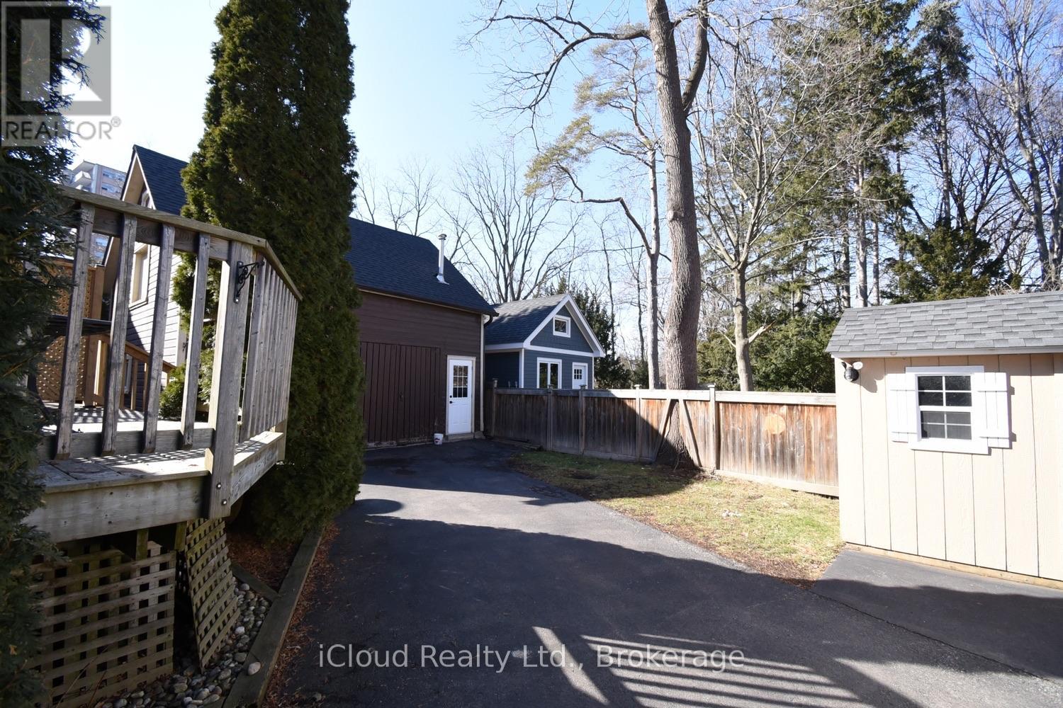 Barn - 2177 Lakeshore Road, Burlington, Ontario  L7R 1A5 - Photo 13 - W12470504