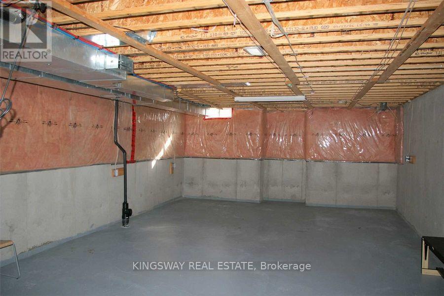 3022 Mission Hill Drive, Mississauga, Ontario  L5M 0C1 - Photo 15 - W12469960
