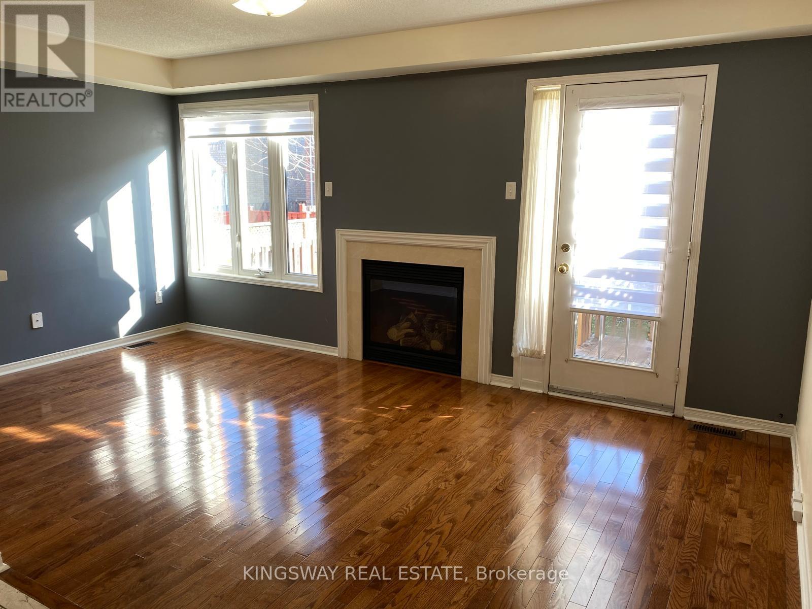 3022 Mission Hill Drive, Mississauga, Ontario  L5M 0C1 - Photo 7 - W12469960