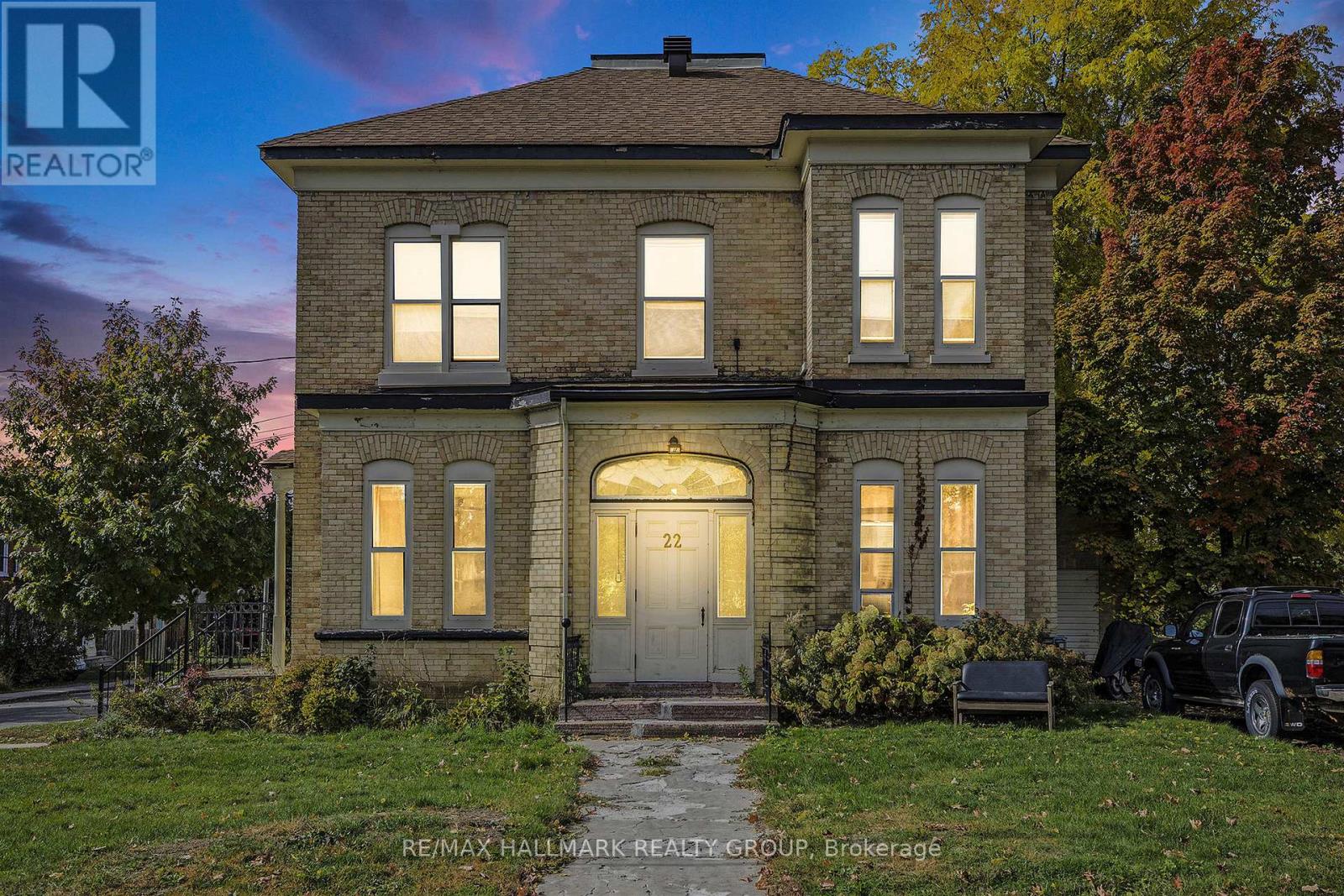 22 Maple Avenue, Smiths Falls, Ontario  K7A 1Z9 - Photo 2 - X12368219