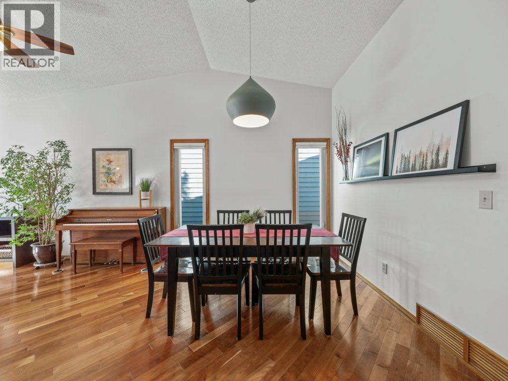 64 Edforth Road Nw, Calgary, Alberta  T3A 3V6 - Photo 5 - A2265000
