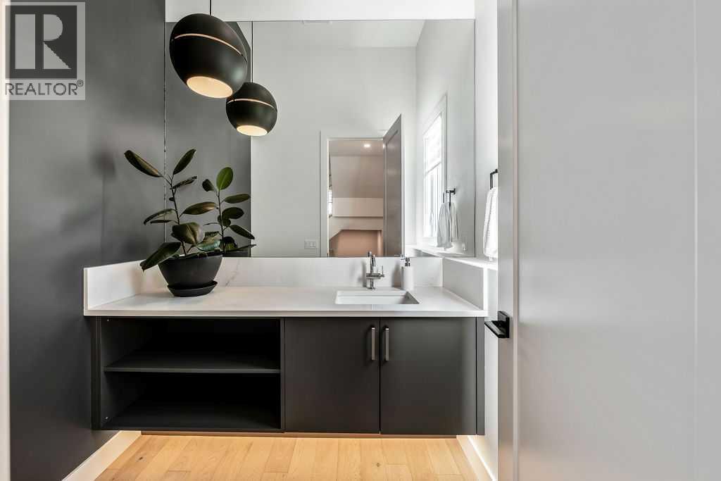 3422 Kerry Park Road Sw, Calgary, Alberta  T3E 8G3 - Photo 13 - A2264231