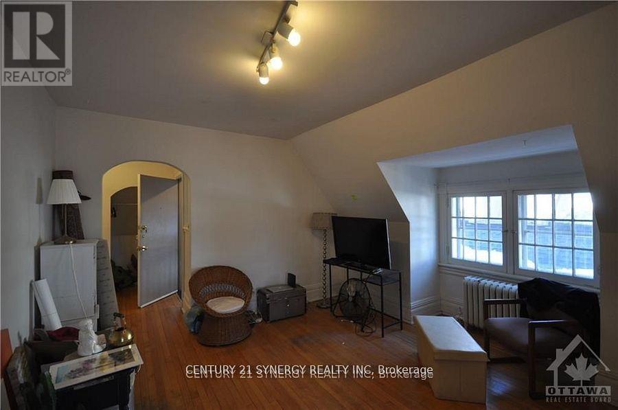 3 - 458 Maclaren Street, Ottawa, Ontario  K1R 5K6 - Photo 3 - X12470512