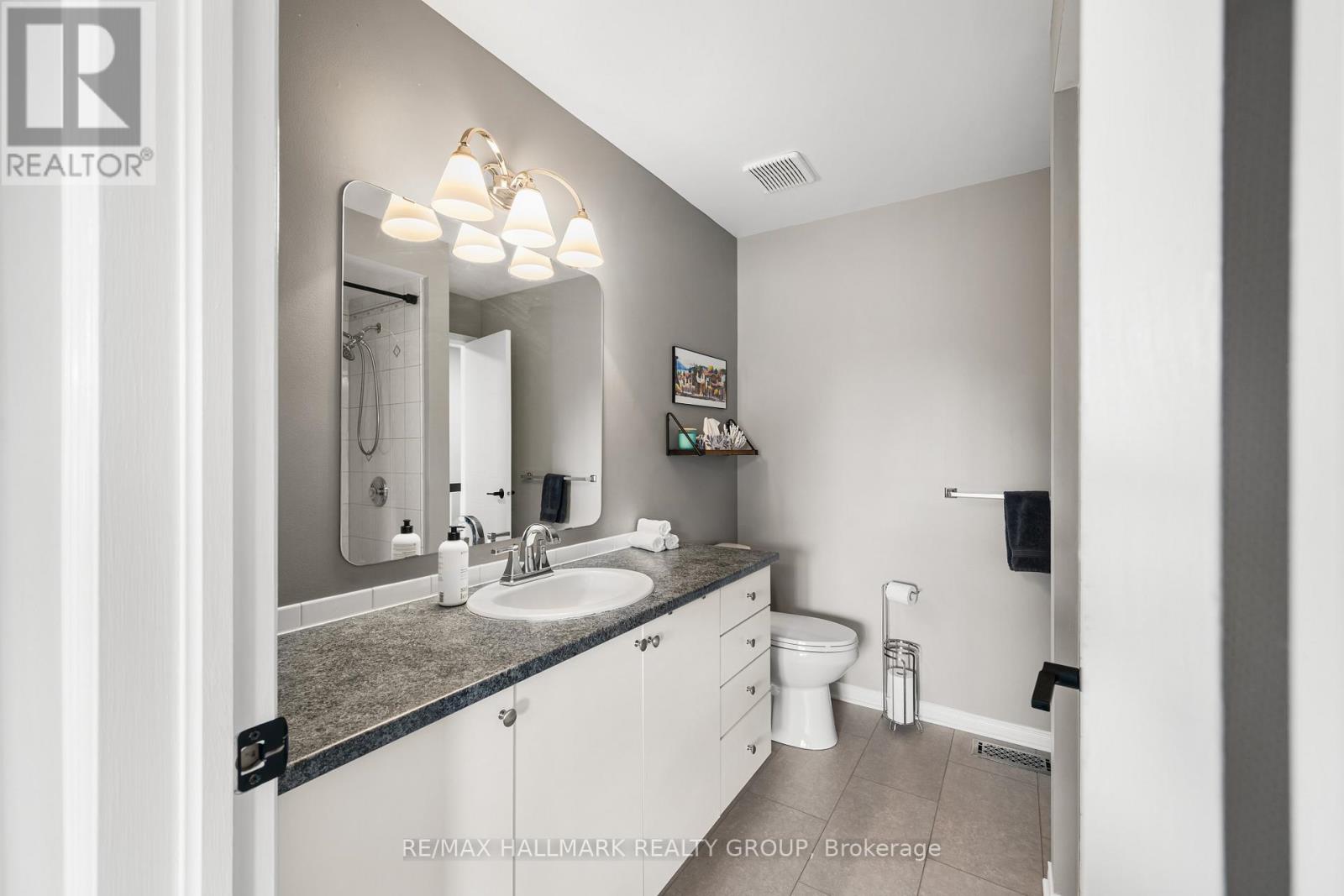 1133 Gablefield Private, Ottawa, Ontario  K1J 1E4 - Photo 22 - X12470513