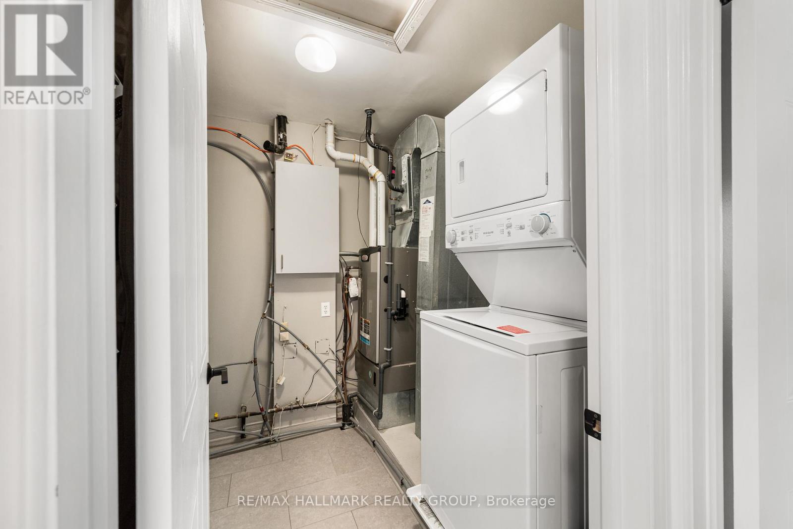 1133 Gablefield Private, Ottawa, Ontario  K1J 1E4 - Photo 25 - X12470513