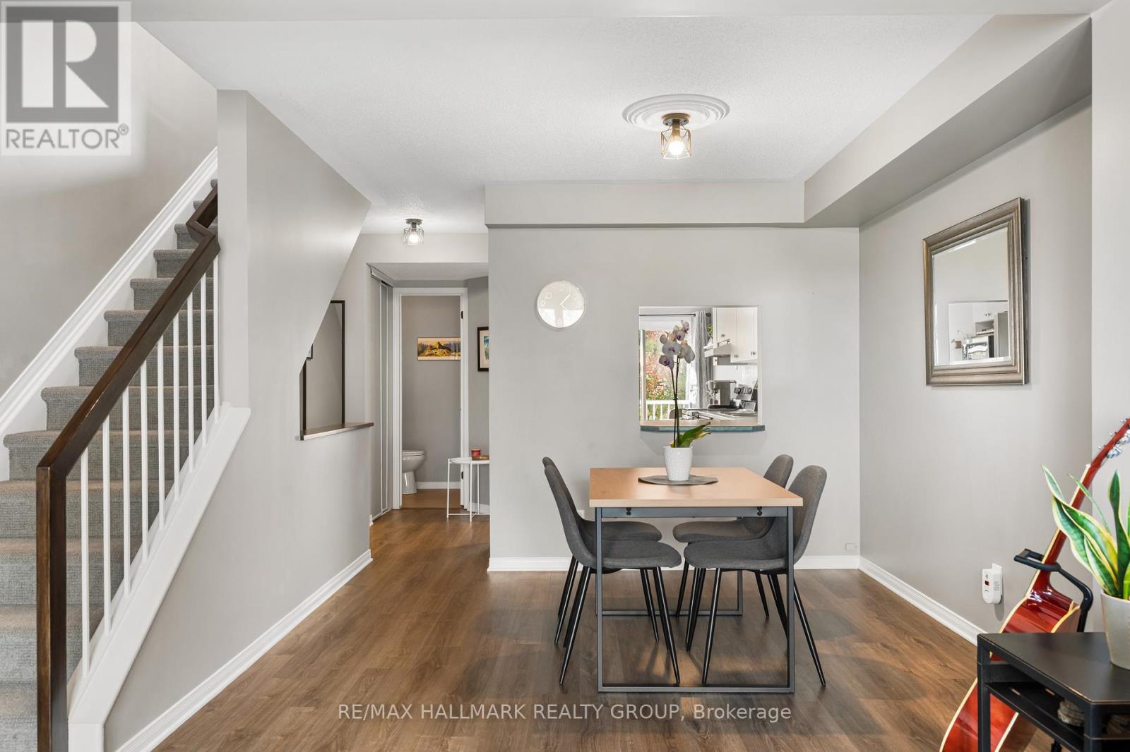 1133 Gablefield Private, Ottawa, Ontario  K1J 1E4 - Photo 6 - X12470513