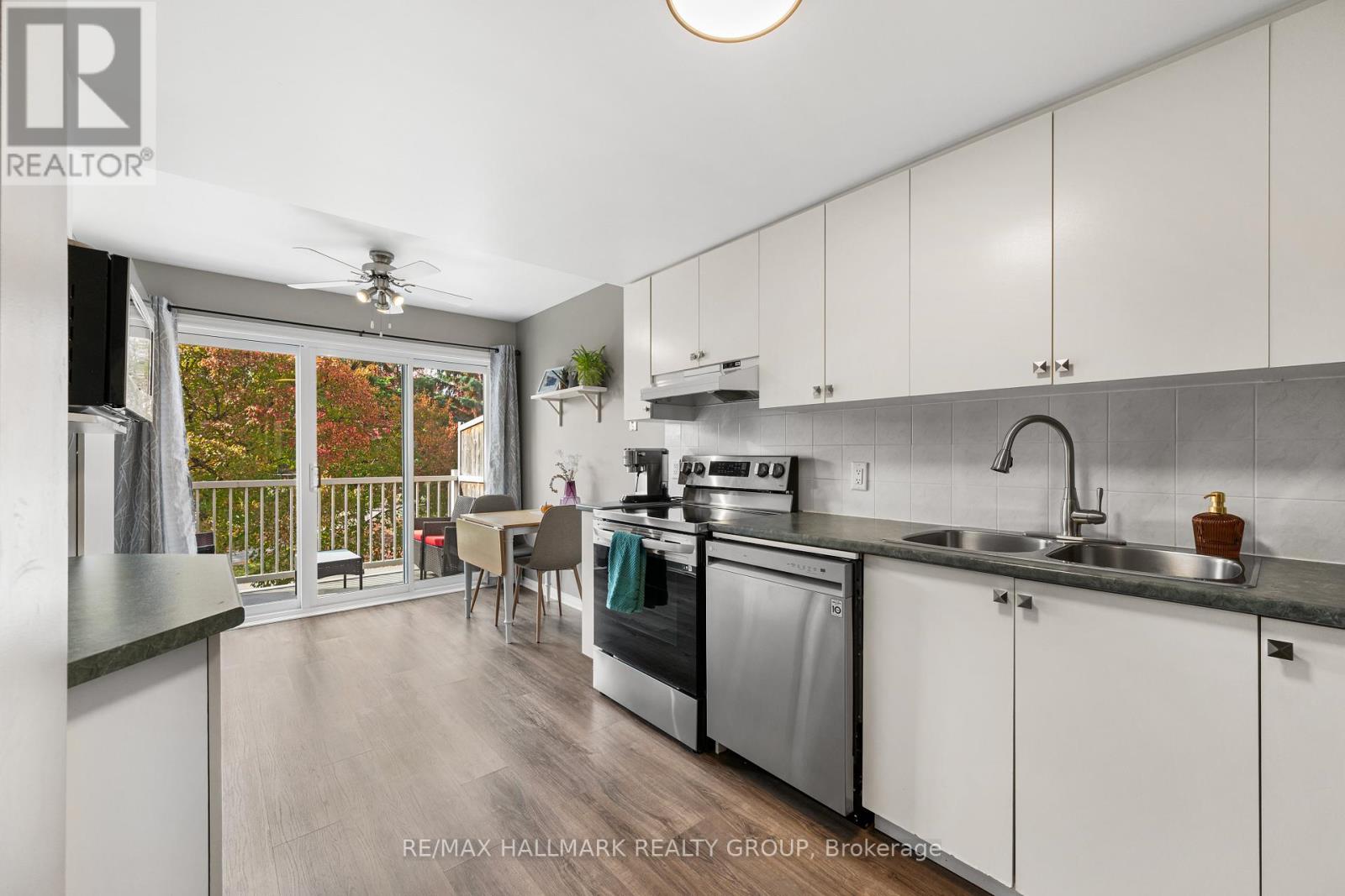 1133 Gablefield Private, Ottawa, Ontario  K1J 1E4 - Photo 7 - X12470513