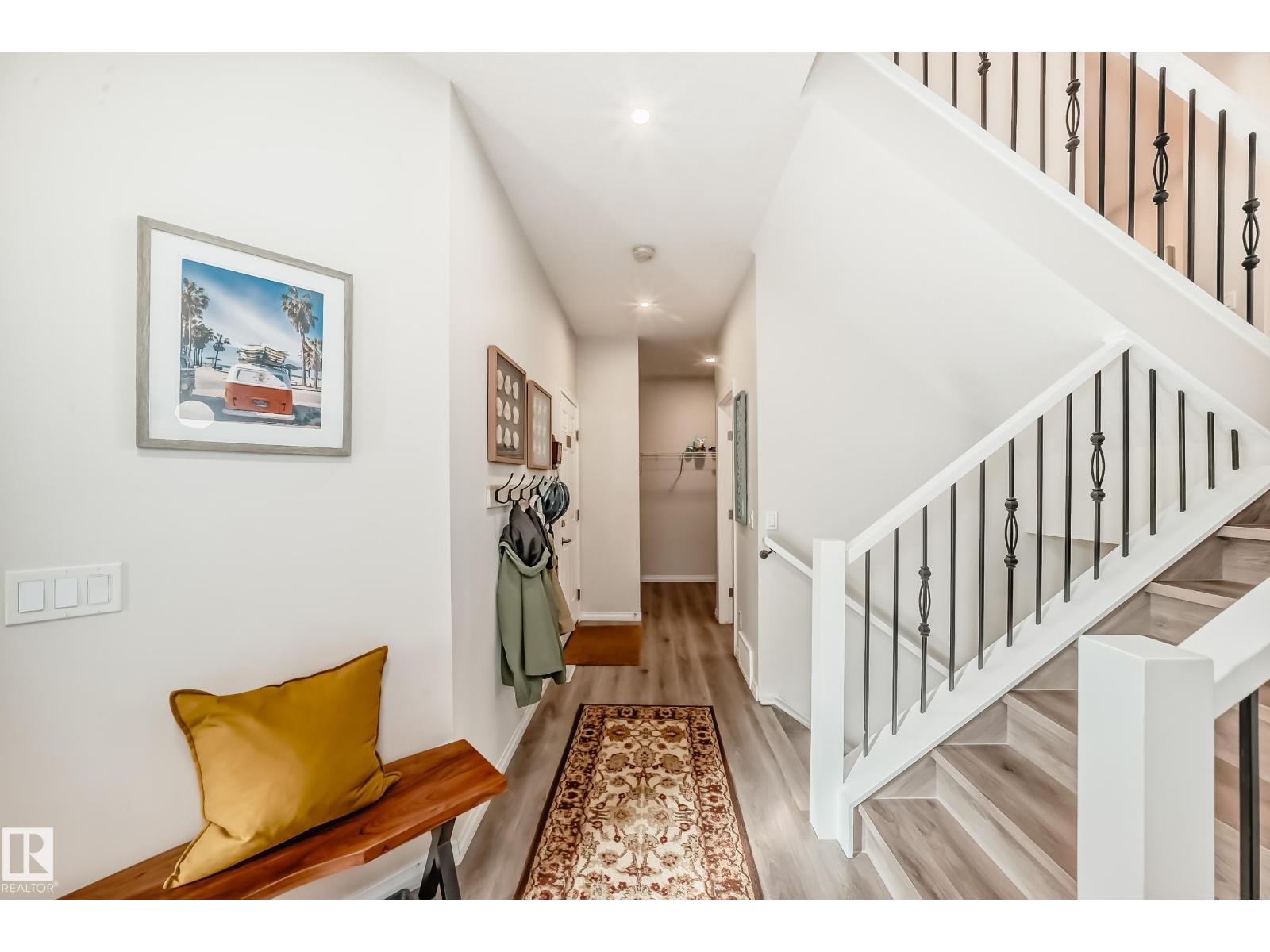 15836 29 Av Sw, Edmonton, Alberta  T6W 4X4 - Photo 4 - E4462709