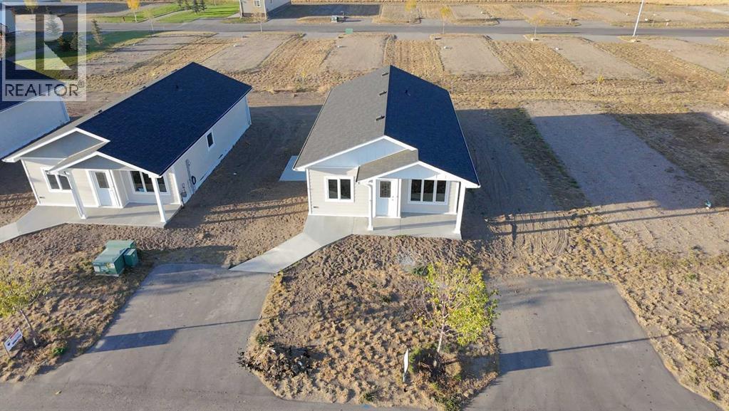 Property at 4913 72 Avenue image 2